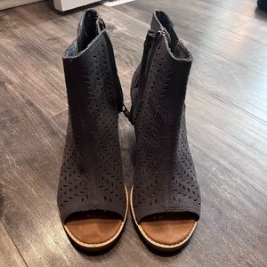 TOMS Majorca Peep Toe Bootie Suede Forrest